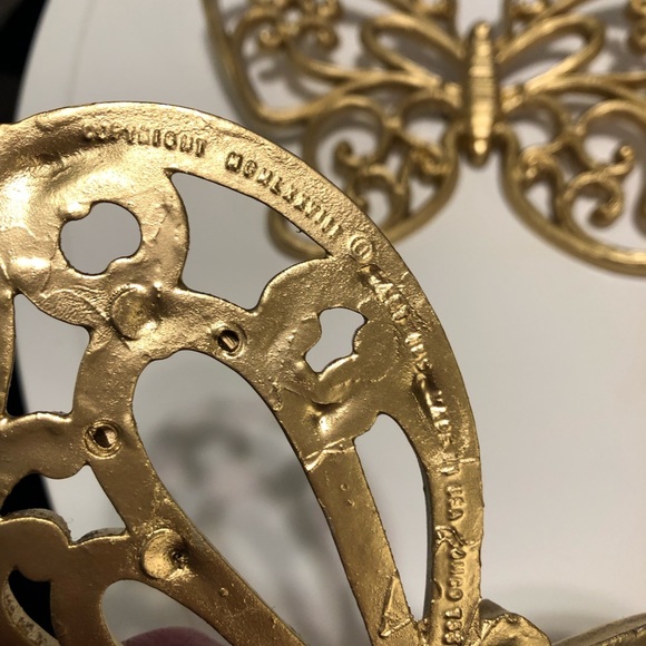 Gold 8.5” x 5.5” 7.5” x 4.5” syroco butterflies - Picture 3 of 3